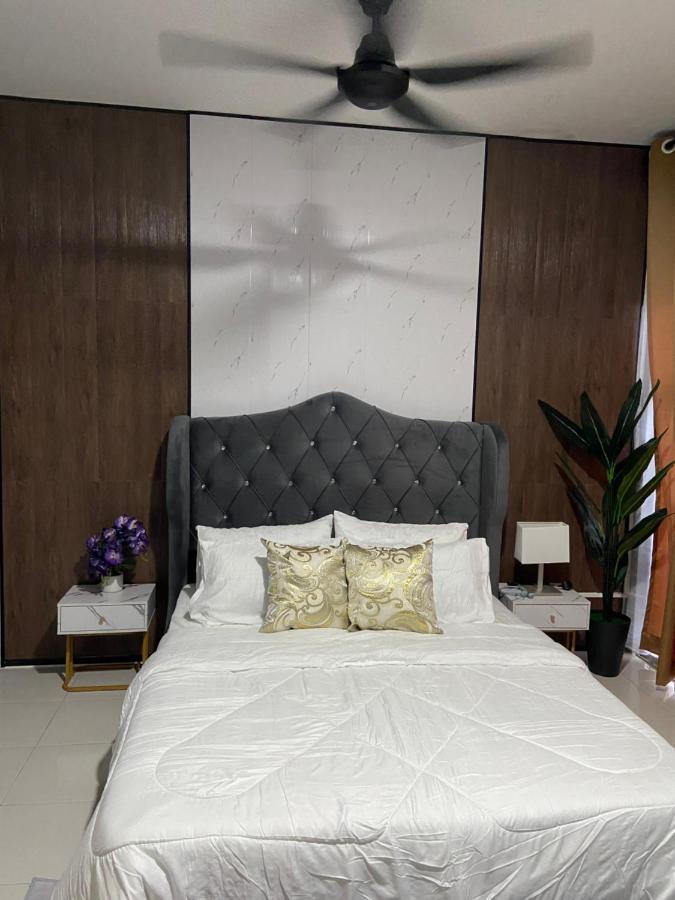 Cheerfull3 Bedroom Townhouse Terrace Kampung Dengkil Exterior foto